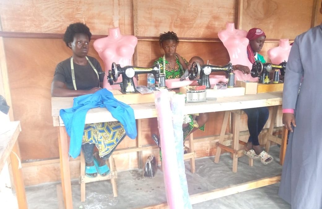Un centre de formation pour jeunes couturières financé grâce à Orphelin’aide !